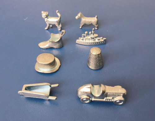 Hasbro monopoly game - parts:, 8