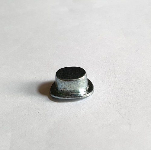 Hat metal monopoly token - hat,